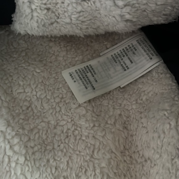 Hollister Vest worn and cleaned - Picture 5 of 6